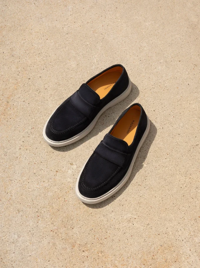 casual footwear